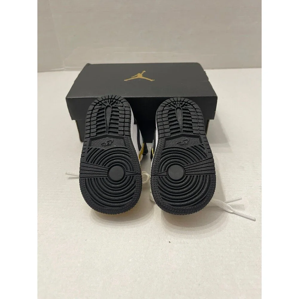 Jordan 1 Mid Yellow Ochre Size 4C New in Box